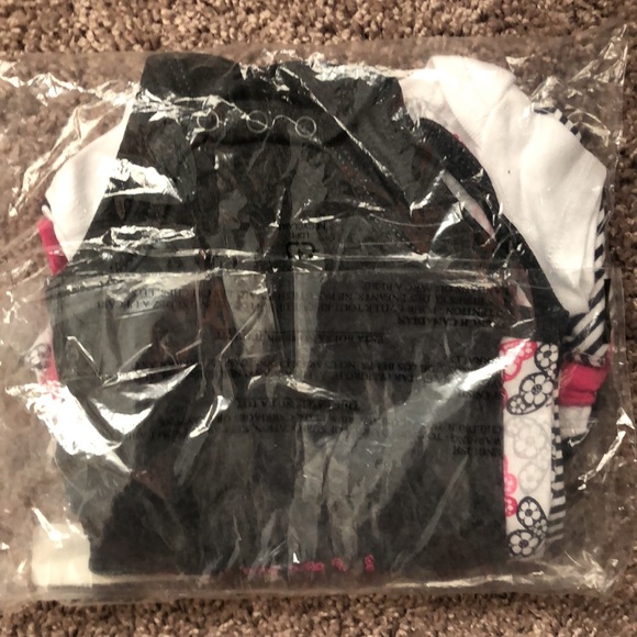 NWT Newborn Baby Onesies 5 pk - Picture 5 of 5